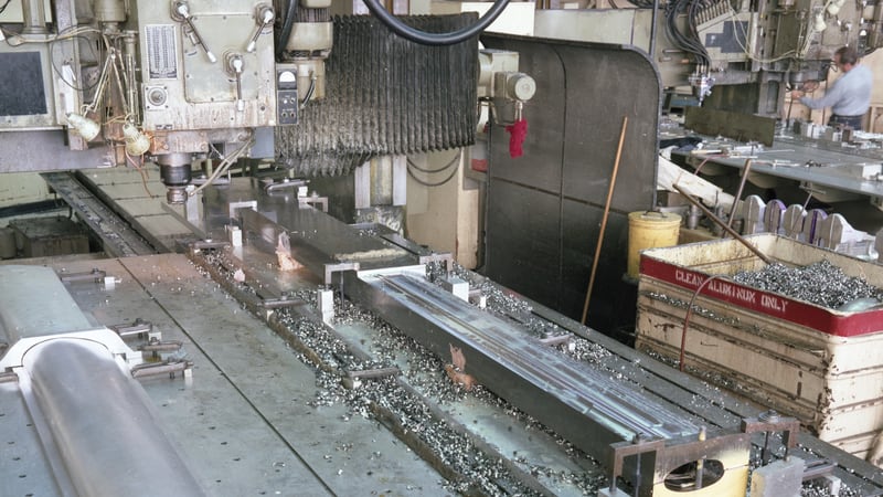 Metal shavings on a milling machine bed